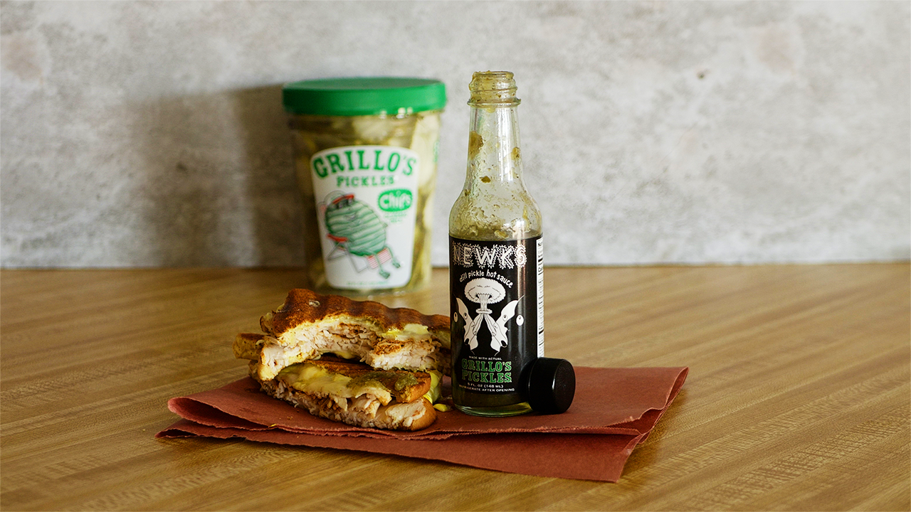 Newks Grillos Pickles (Dill + Habanero) Hot Sauce